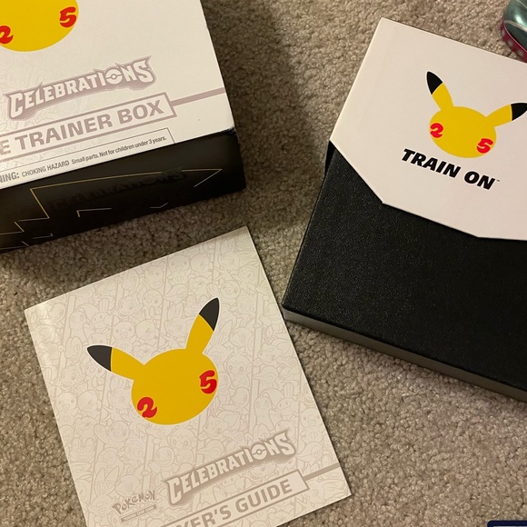 Pokémon TCG: Celebrations Elite Trainer Box 25th anniversary - Picture 4 of 5